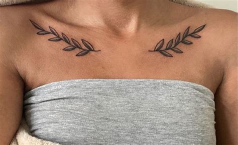 tatoo para mujer en el pecho|Tatuajes para mujeres en el PECHO: 30 diseños ATREVIDOS y。